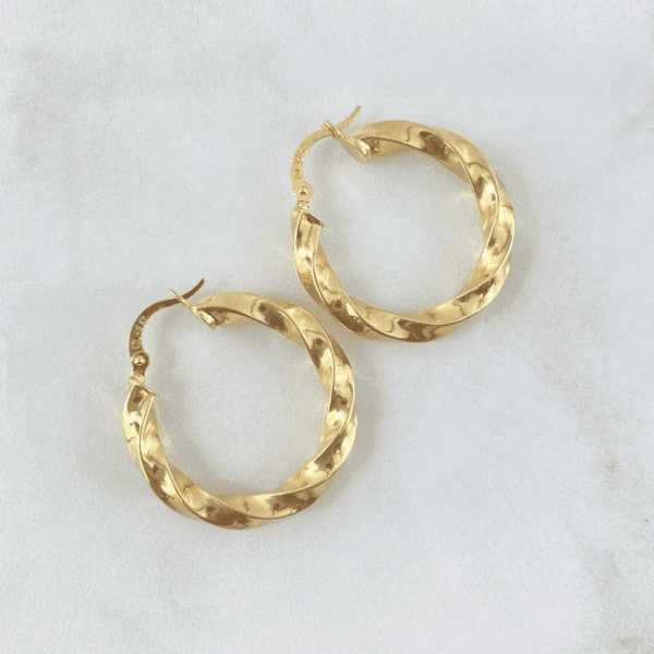 WAVY HOOP EARRINGS 18K GOLD - Image 2