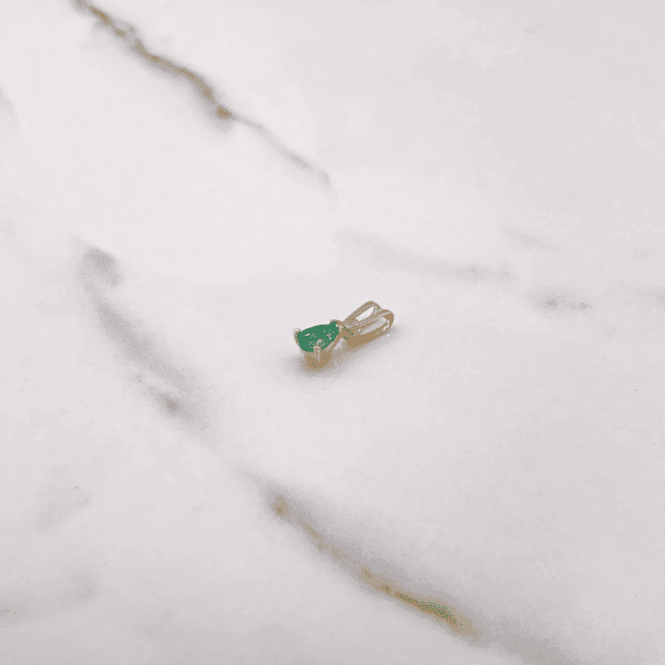 PEAR-SHAPED EMERALD PENDANT 18K GOLD - Image 2
